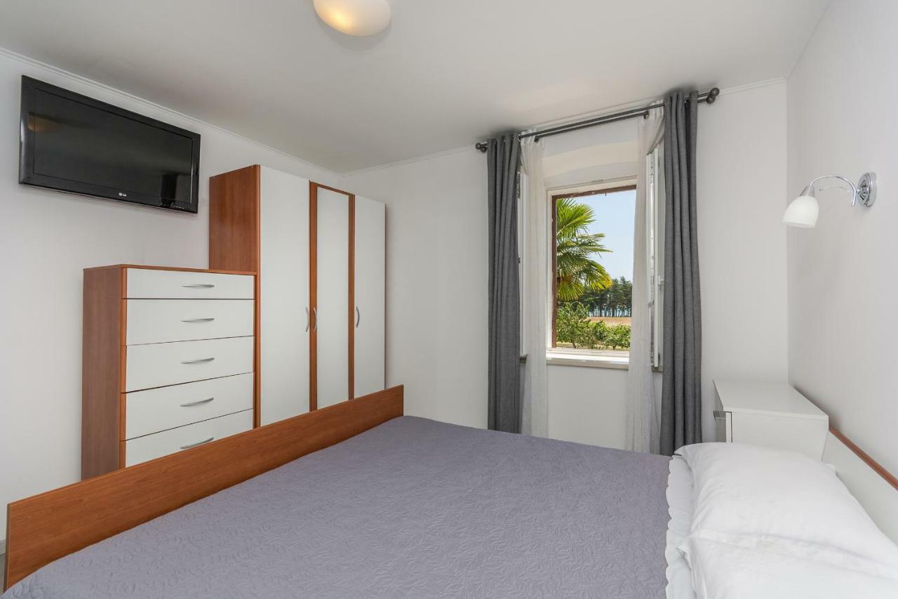 Apartments Mijat Novigrad  Zewnętrze zdjęcie