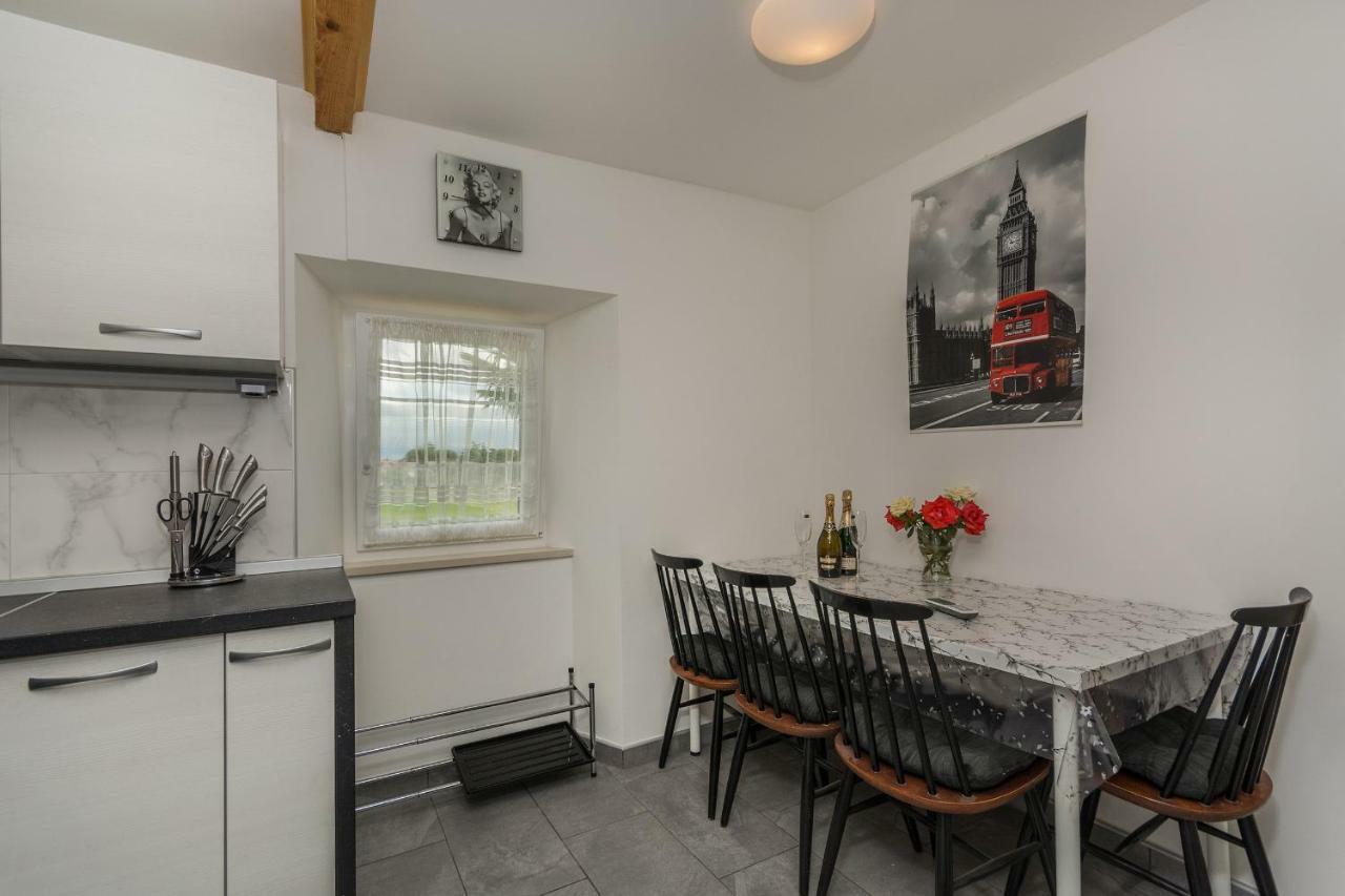 Apartments Mijat Novigrad  Zewnętrze zdjęcie