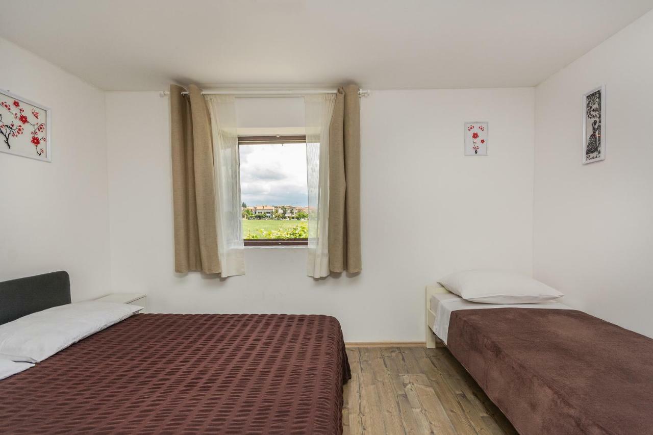 Apartments Mijat Novigrad  Zewnętrze zdjęcie